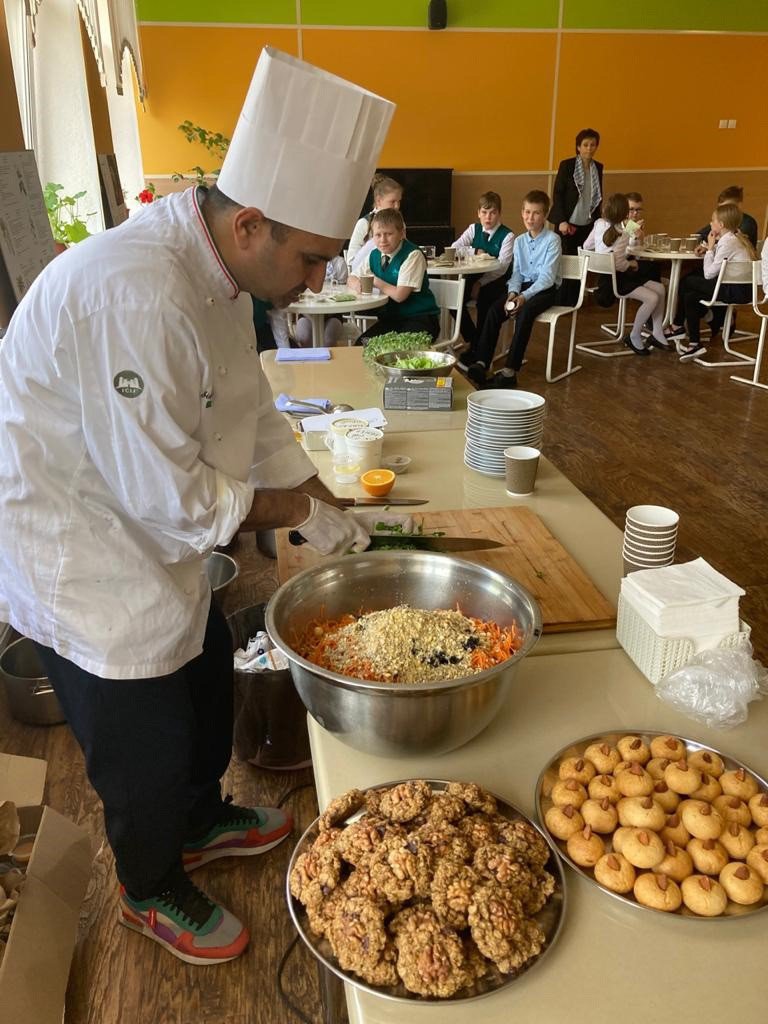 Culinary workshop in a school in St Petersburg